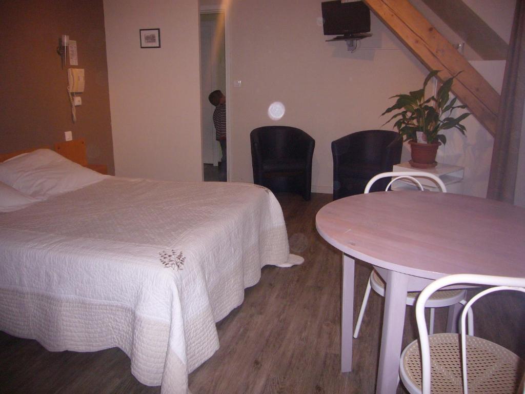 Aux Studios Du Parc Plombieres-les-Bains Room photo